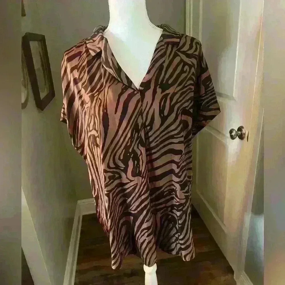 Joie Ladies Leopard Print blouse. XL shirt sleeve blouse v neck excellent cond - Picture 4 of 13
